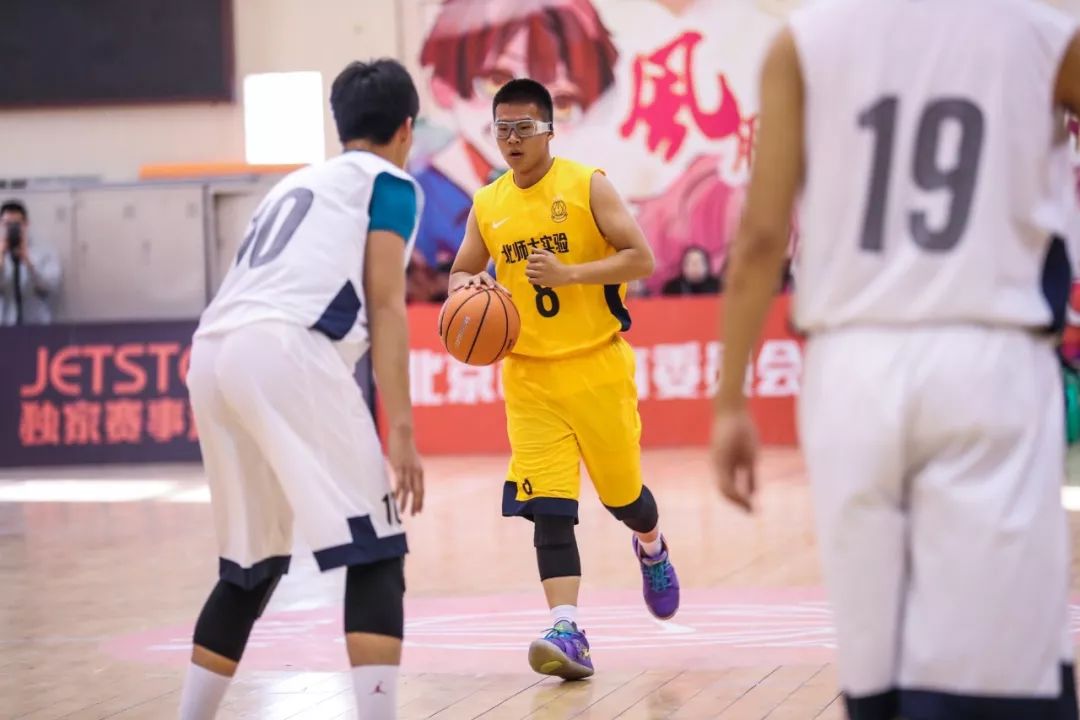 十六强激烈幸存不易新八强更强明日开战丨2018-19耐克高中联赛