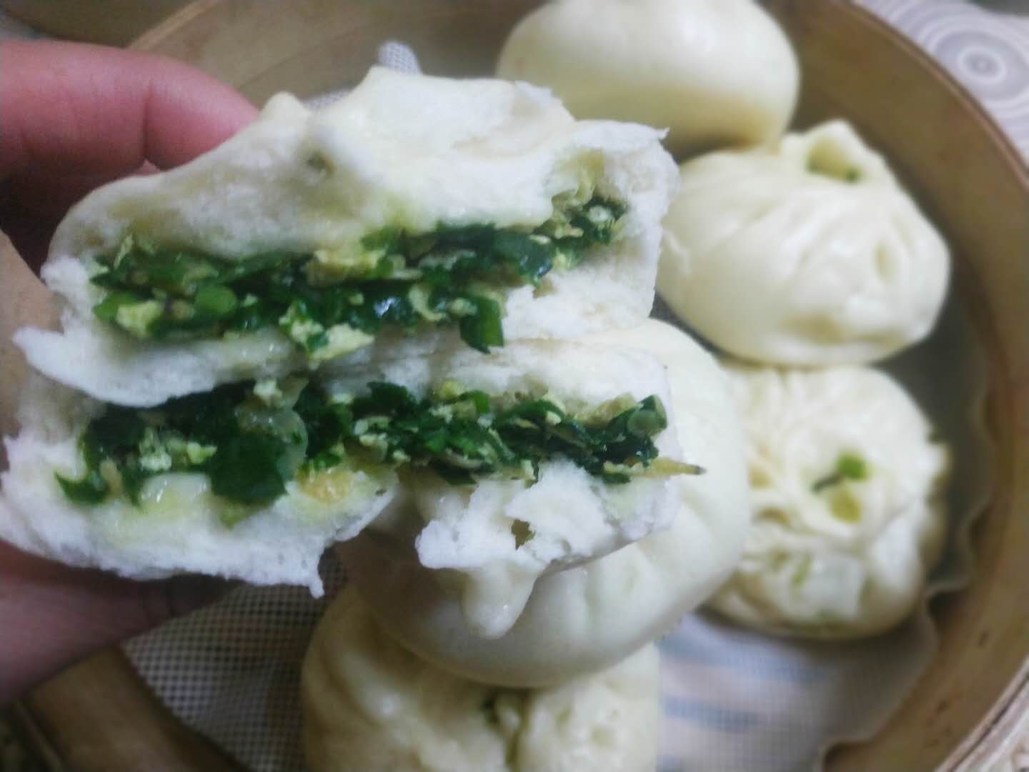 皮薄馅大韭菜粉条半发面包子,韭菜鸡蛋虾皮包子馅的最佳做法