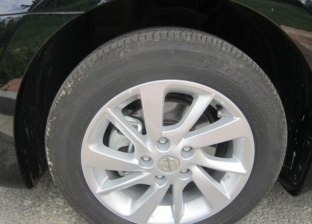 日产轩逸皮薄吗,销量之王日产轩逸家用首选