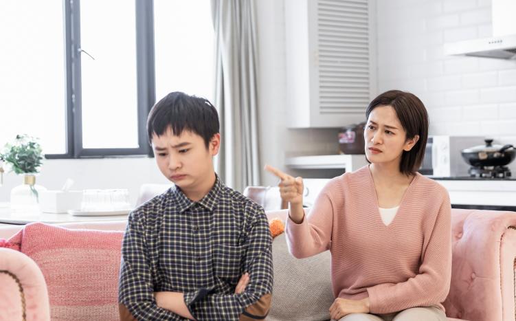 孩子说脏话该如何正确引导,孩子说脏话错误教育和正确教育