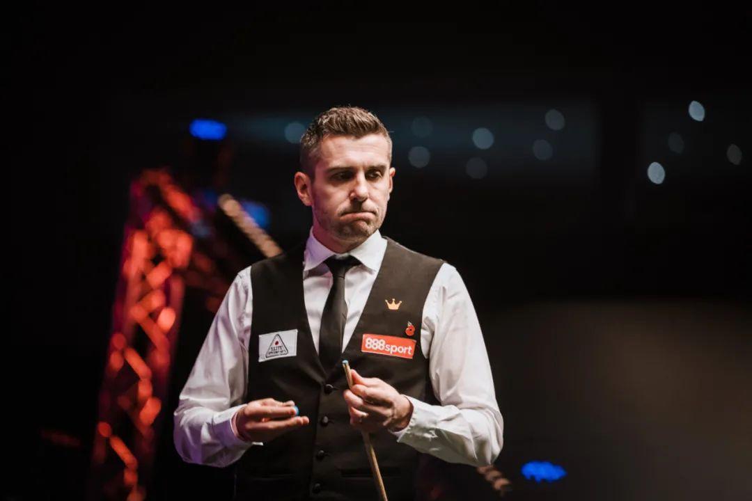 中国小将战胜特鲁姆普,惊天大冷张本智和3-4惨遭逆转