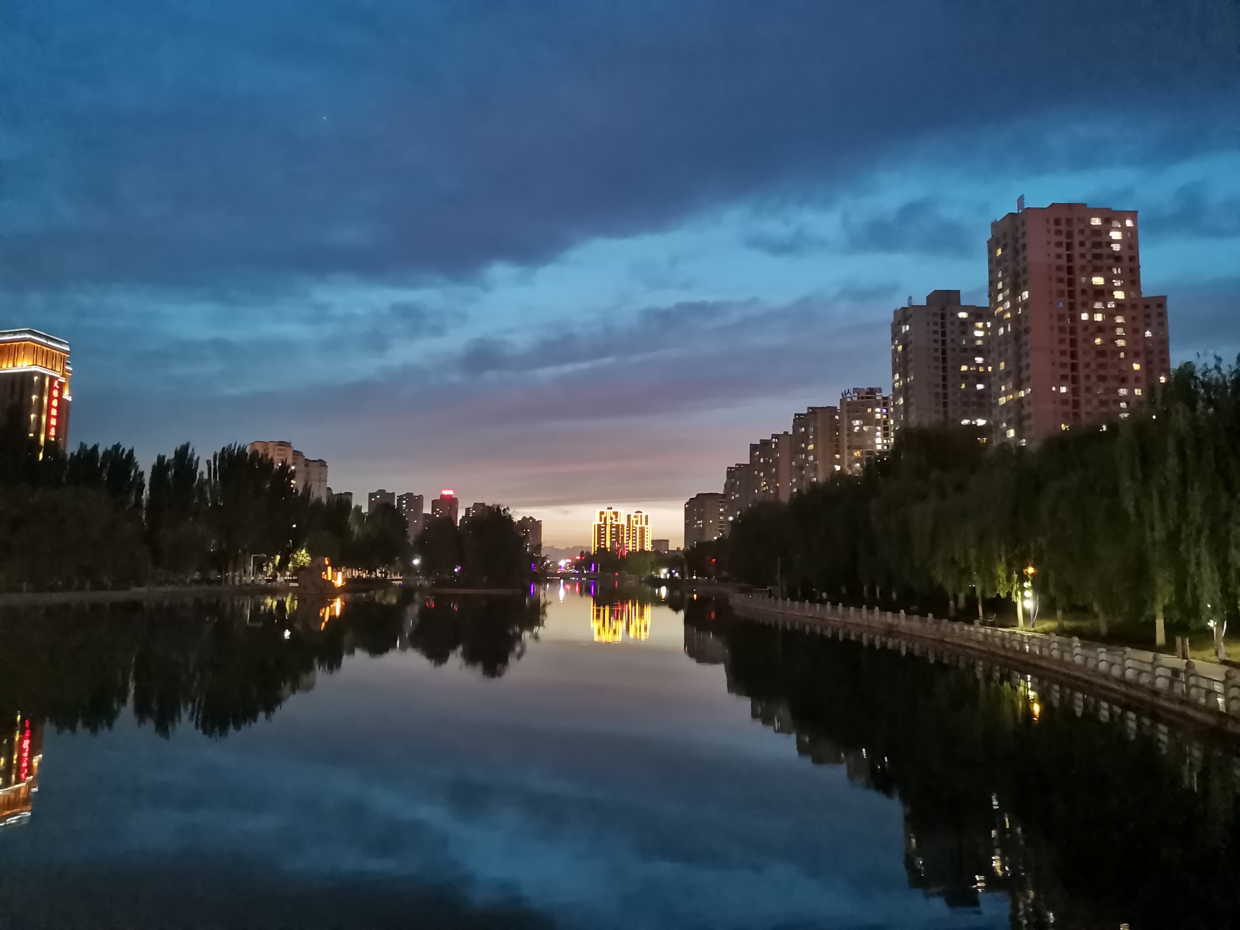 阿克苏的历史与变迁,阿克苏是一道靓丽的城市风景线