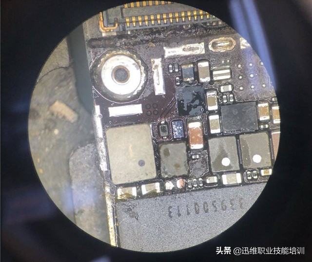 iphone6s进水开机反复重启,iphone6s进水充不进电