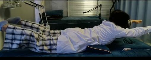 腰椎突出腿麻腰痛该如何治疗,腰椎弯曲腰疼腿疼怎么治疗