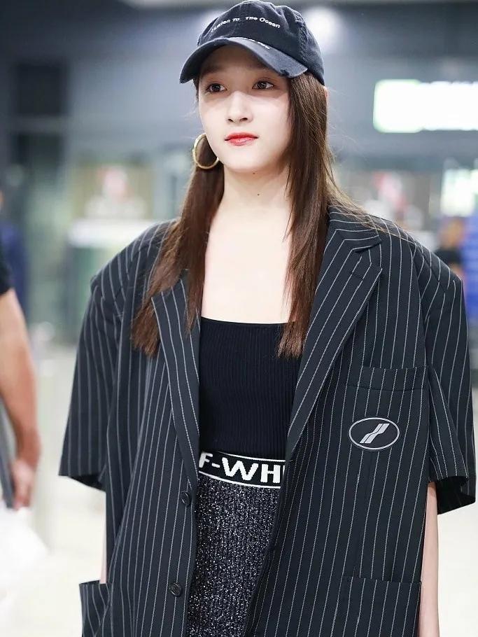 春季西装外套怎么穿出时髦感,西装外套最帅气的搭法春天必穿