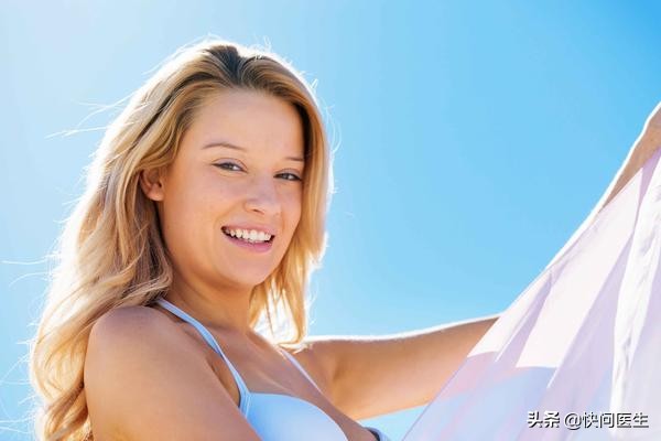 女性裤子总有尿味怎么回事,女性底裤总有尿味的原因怎么解决