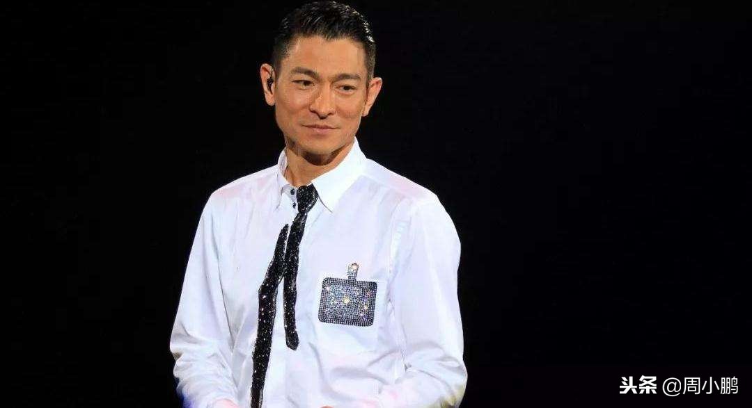 刘德华在演唱会哭的视频,刘德华演唱会失声痛哭完整版后续