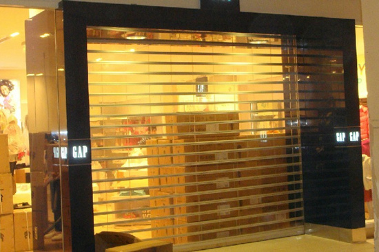 水晶卷帘门和普通卷帘门哪个耐用,水晶卷帘门全称是什么