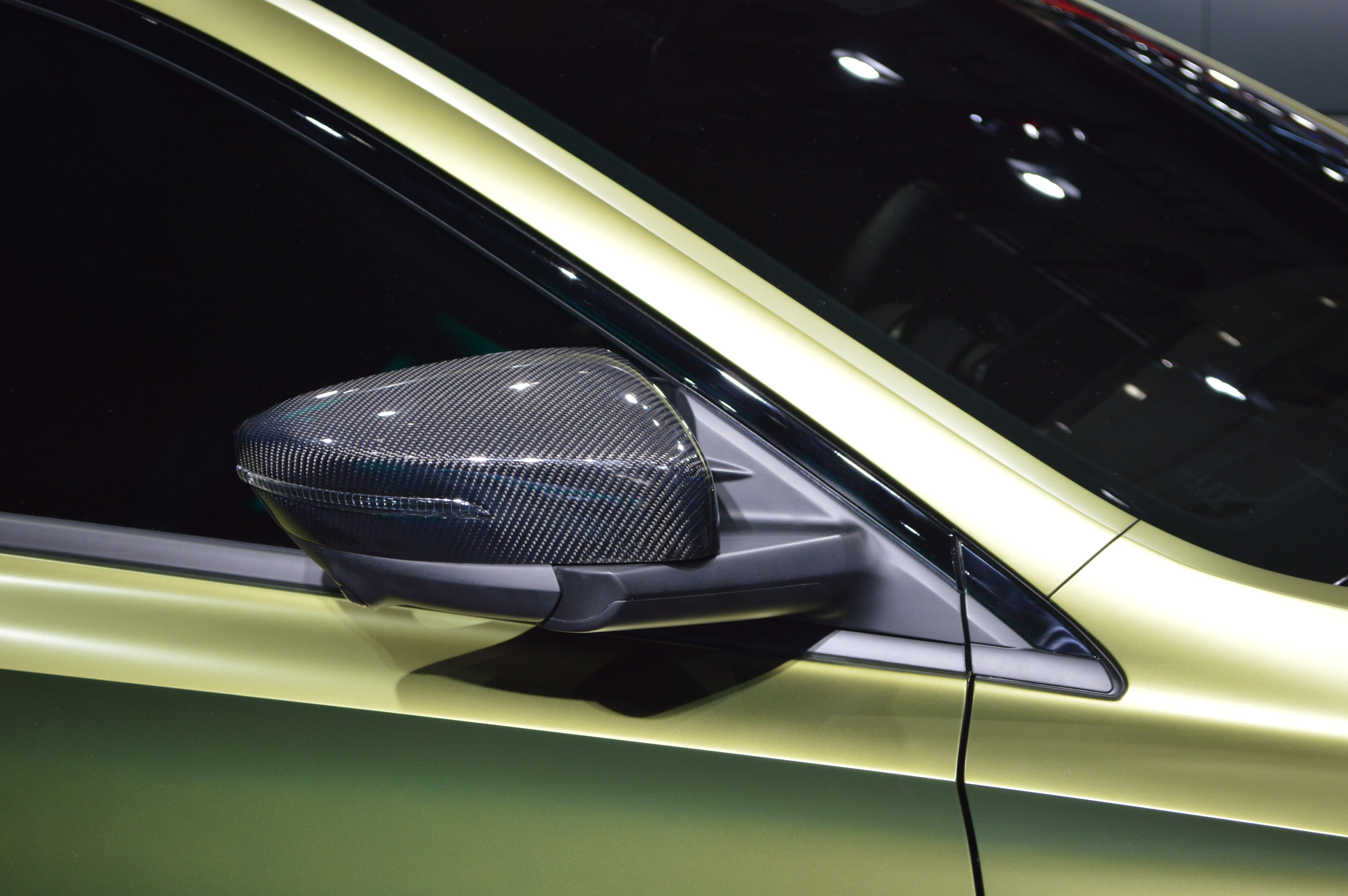 广州车展车模小姐姐,2019上海国际车展广汽传祺车模