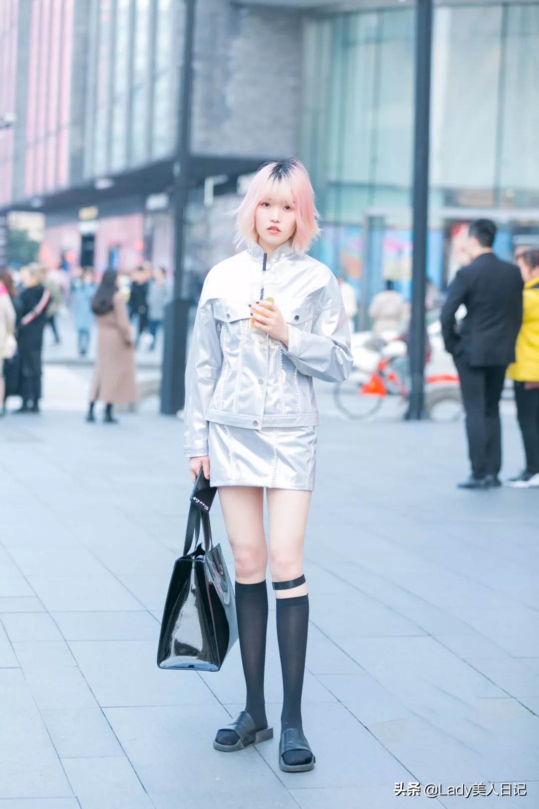 简单又高级的衣服搭配,轻薄气质衣服怎么搭配好看