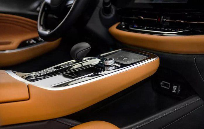 明明可以靠脸吃饭偏偏要靠实力,明明可以靠脸吃饭却要靠实力小说