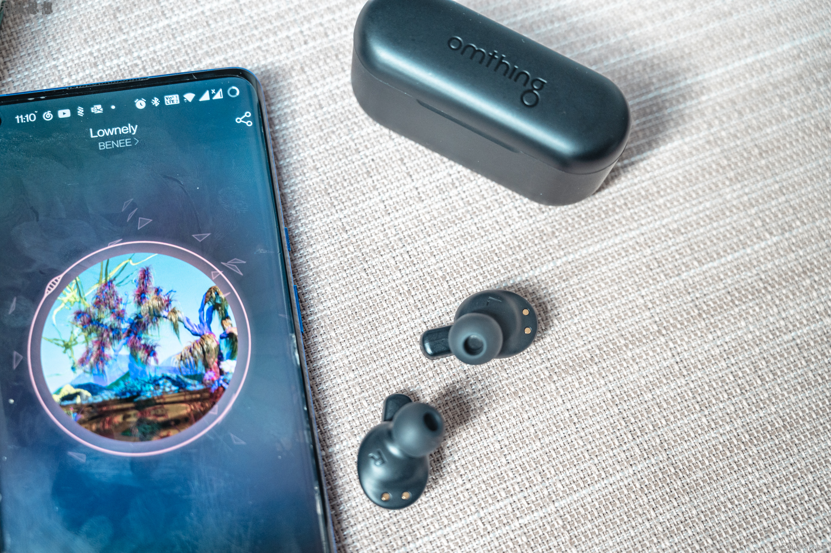 蓝牙耳机简约高颜值air,设计有趣的好耳机