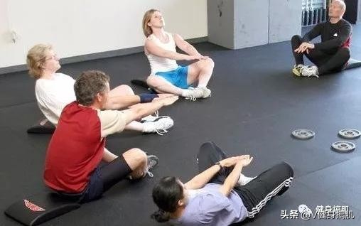 crossfit训练家庭版,crossfit健身房装修风格