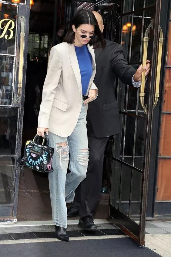 女孩子需不需要一个贵的包,女人一般买什么价位的包