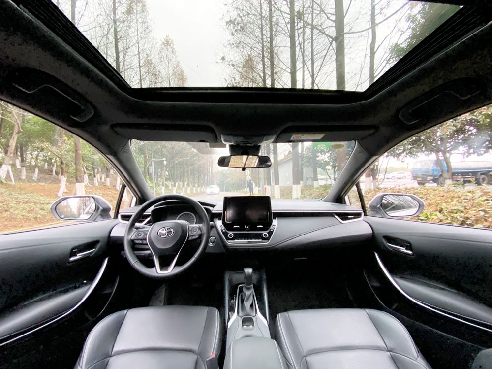 雷凌1.2t运动版车主空间测评,丰田雷凌1.2T开车效果怎么样