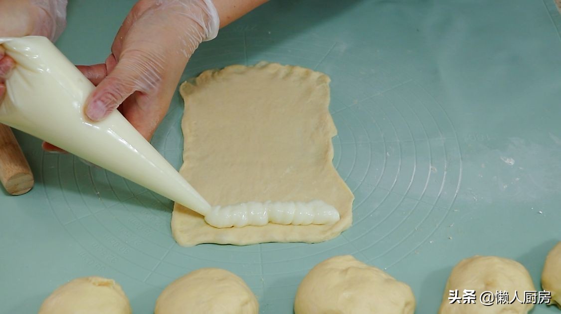 用酸奶和面可以做什么好吃的,用酸奶做的酸奶面团