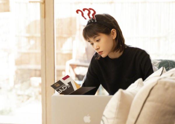 王子文红毯造型翻车,王子文晒假鞋