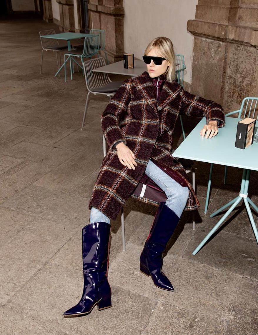 墨绿色格纹大衣怎样搭配好看,短款格纹毛呢大衣的搭配方法