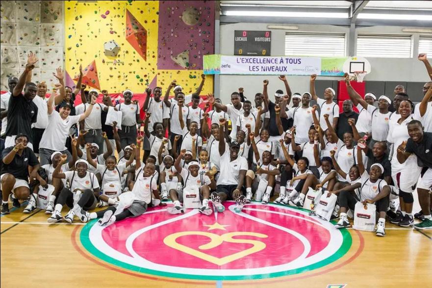 西亚卡姆签下巨额合同,西亚卡姆加盟步行者交易