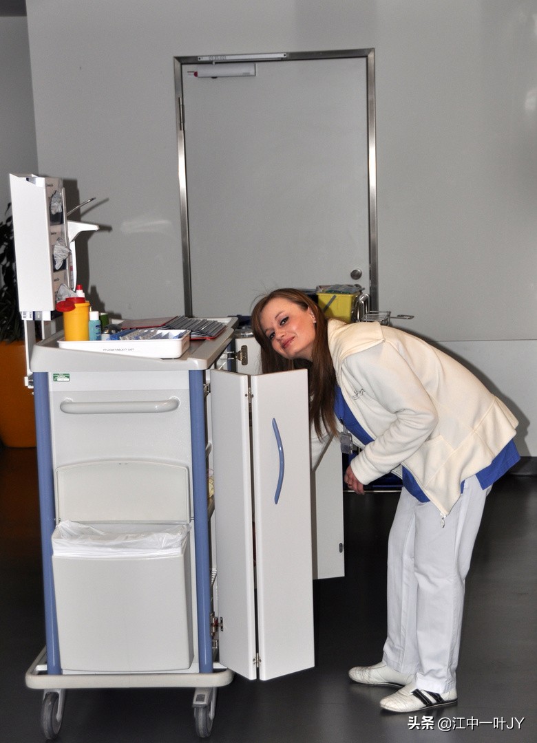 “您想去基督教医院还是天主教医院？”我去…