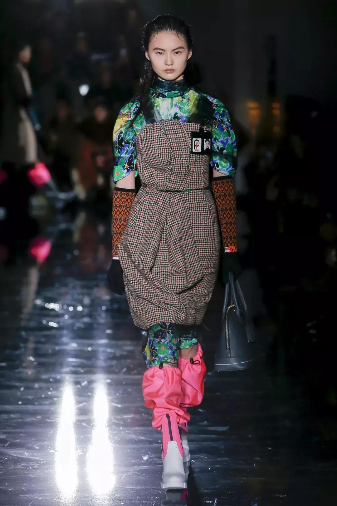 女王大人还不退位的话,prada真的要凉凉了