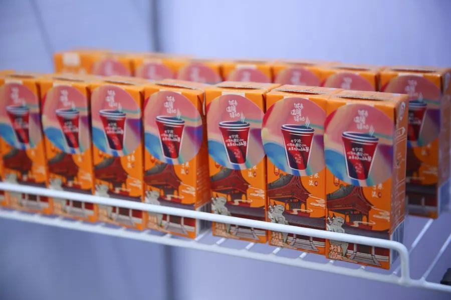 一夜之间，宁波街头突然出现这种柜子！打开一看…温暖无数人