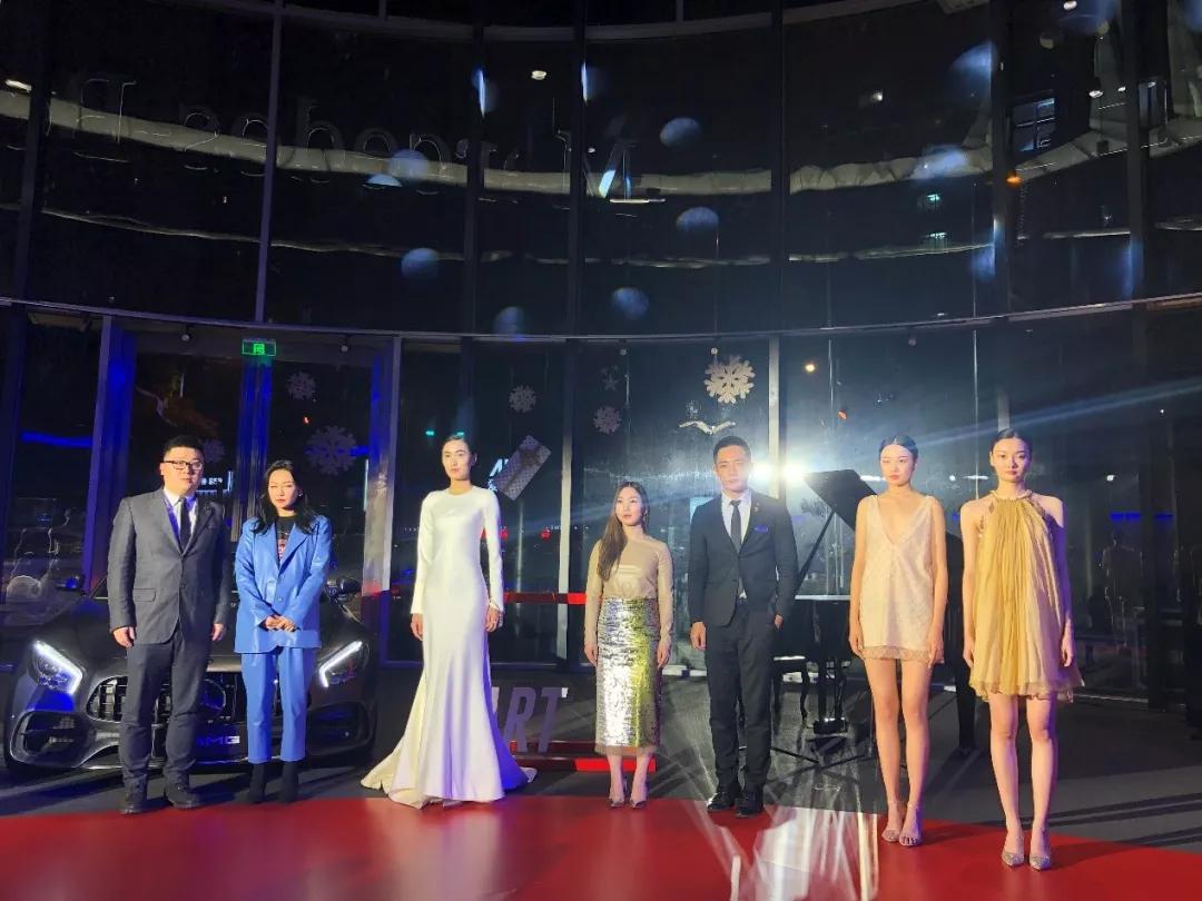 奔驰网红店,打卡网红店有什么意义