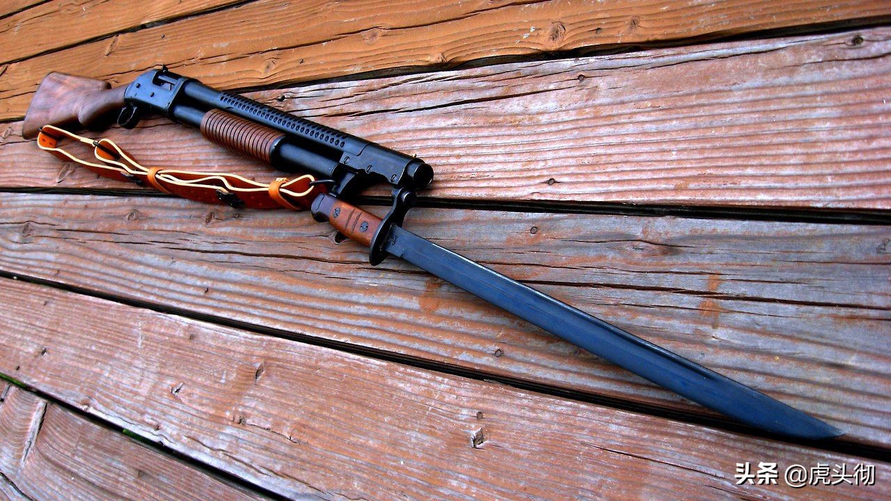 “霰xiàn弹枪”还是“散sǎn弹枪”？网络军事家为啥较真？