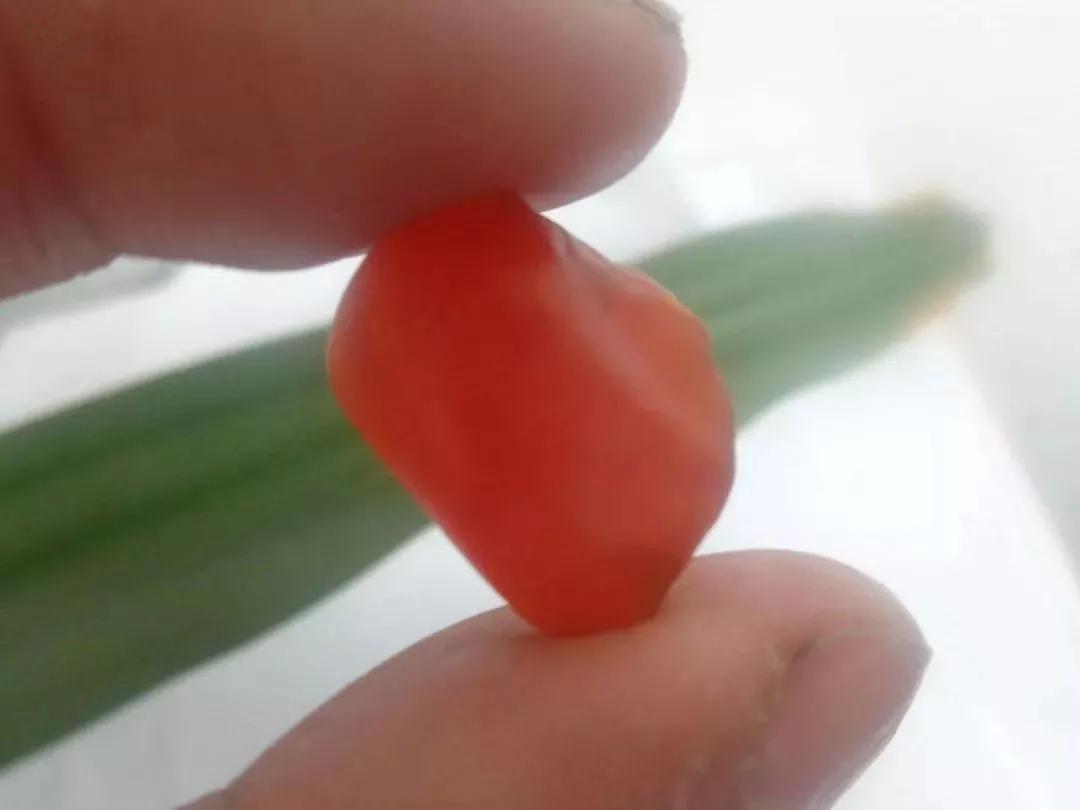 疆东和田玉籽料,和田玉分为哪些种类的石头呢