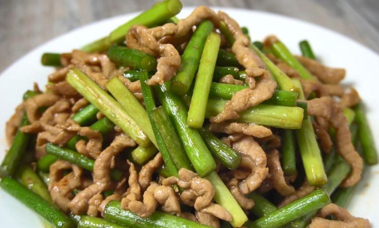 不管炒肉片还是肉丝，牢牢记住炒前多做2步，炒好后又嫩又滑又香