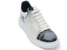 看不见的鞋视频,看不见商标的鞋子