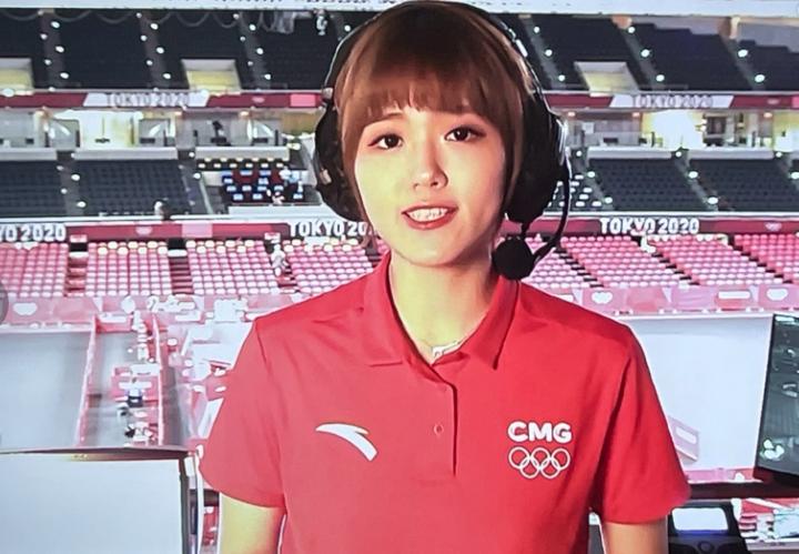 央视女主持人惊艳气场,央视5女解说员