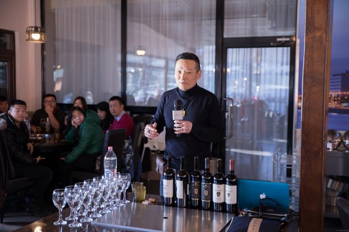 利用冬闲加强培训，匈牙利华语导游协会进行葡萄酒知识培训