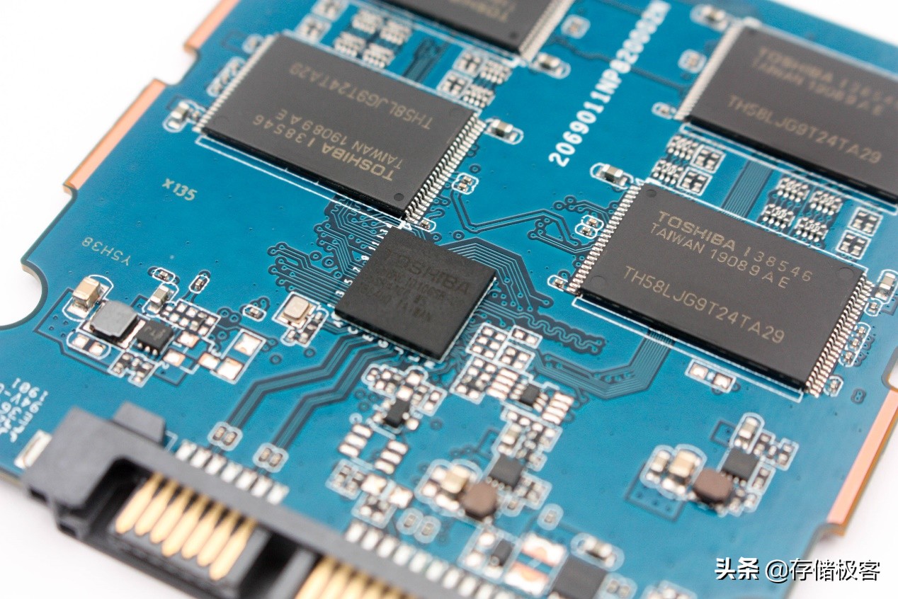 把手机闪存叫内存居然并没有错?历数各种类型的内存