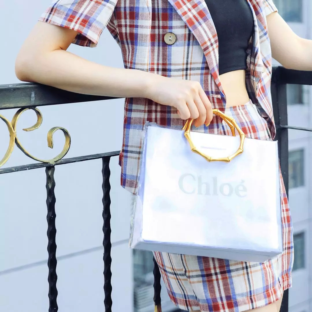 大牌包包手提袋改造教程,用买完东西的袋子改造时髦包包