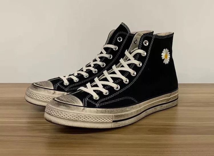 亚洲最带货的男人回归时尚圈，一双鞋炒到上万元