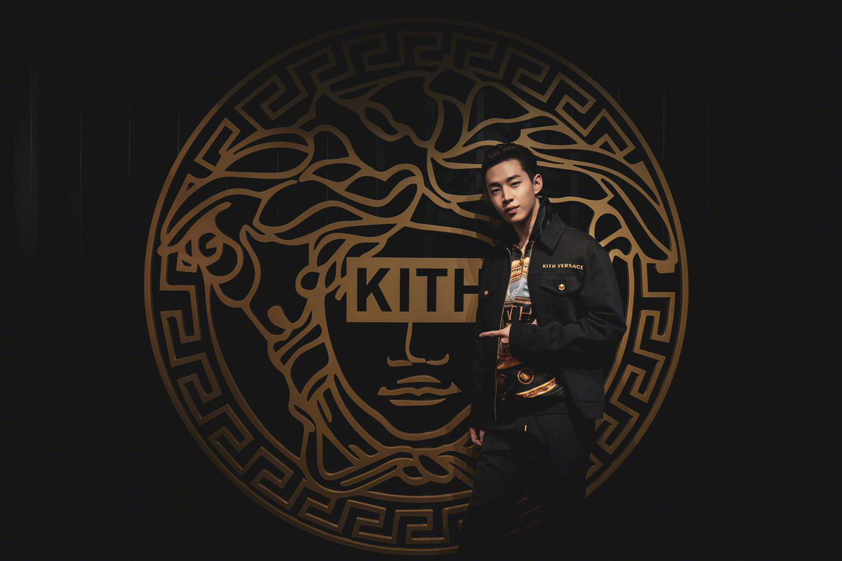 姚晨、许凯都爱范思哲手表，VERSACE范思哲是几线奢侈品牌？