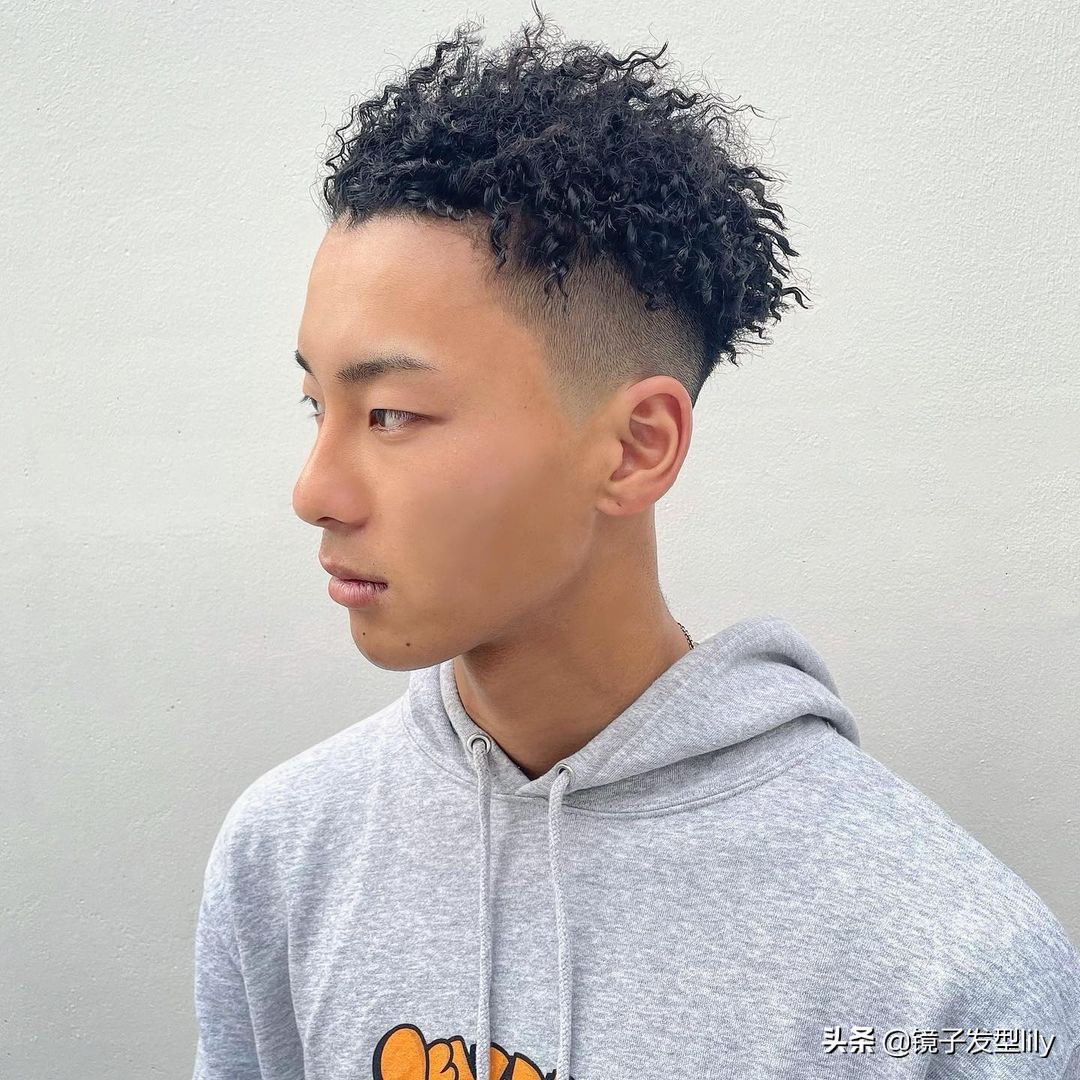 男士发型怎么剪才能让头发变蓬,头顶稀疏不烫头发型男