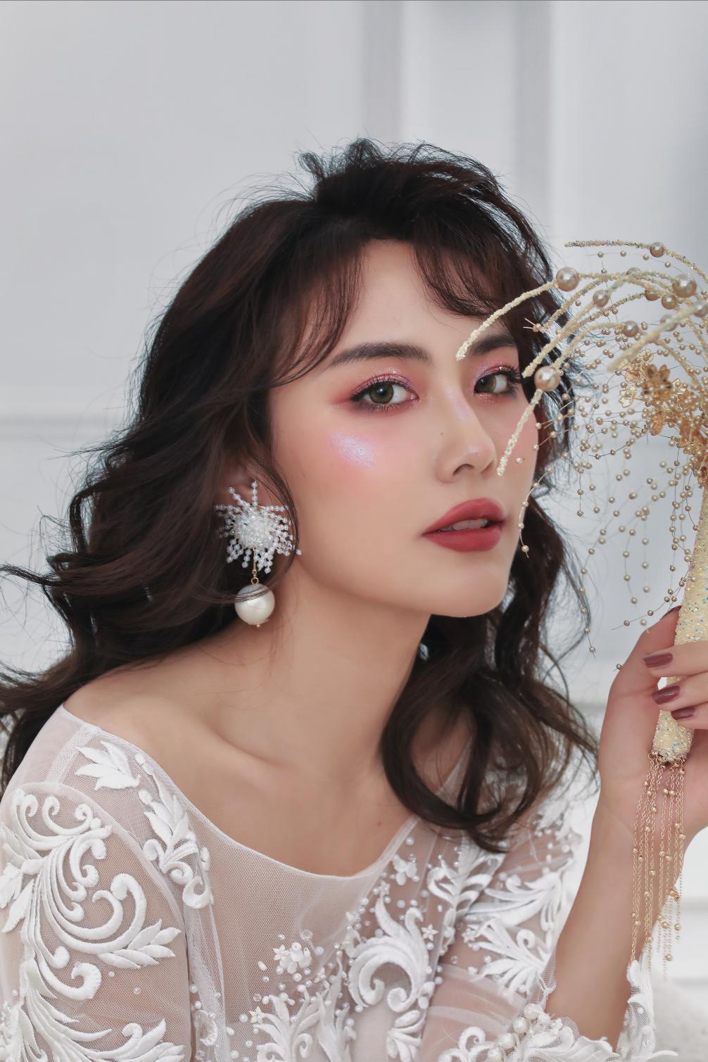 兰瑟彩妆和深蓝彩妆区别,兰瑟彩妆适合年龄