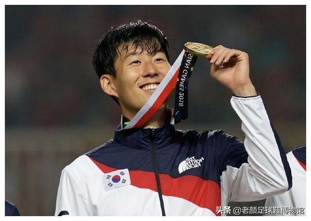 亚洲球王恶意蹬踏染红，除禁赛难逃父亲责罚，因为人性比足球重要