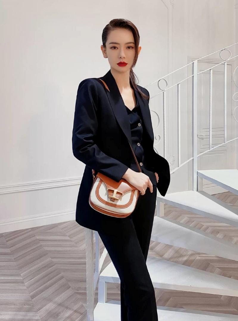 有哪些时髦的小众包包,小众且高级的包包推荐一款多用包