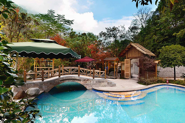 中国十大温泉排名旅游攻略,国内十大温泉度假村