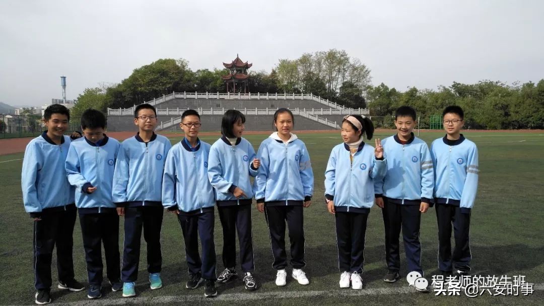 逐梦赛场，群英荟萃，二中健儿赛场展英姿；同心协力，奋勇拼搏，牛犊小将逆境创佳绩