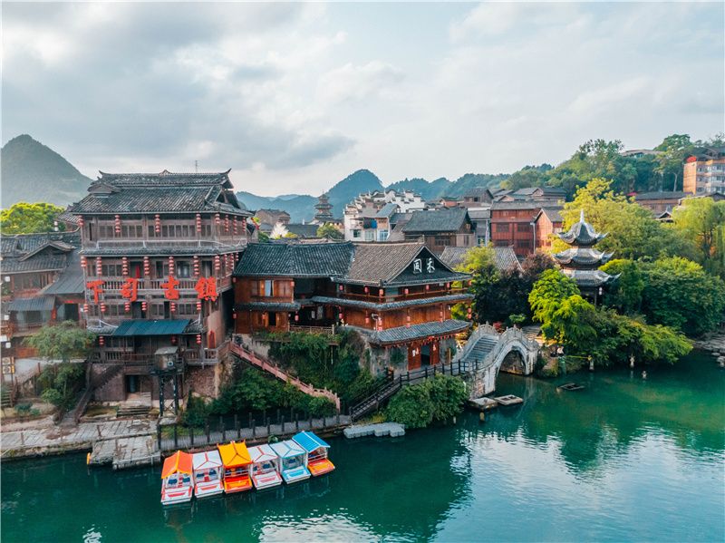 贵州除了千户苗寨还有其他玩的吗,贵州千户苗寨外的古镇