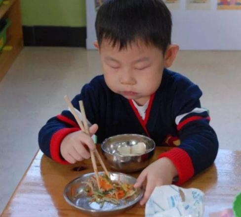 挑食严重的孩子心理问题,小孩挑食的人一般都有的性格缺陷