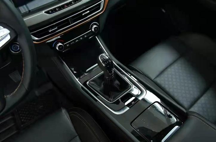 长安逸动xt油耗显示10.7准吗,最新16款长安逸动xt真实评价