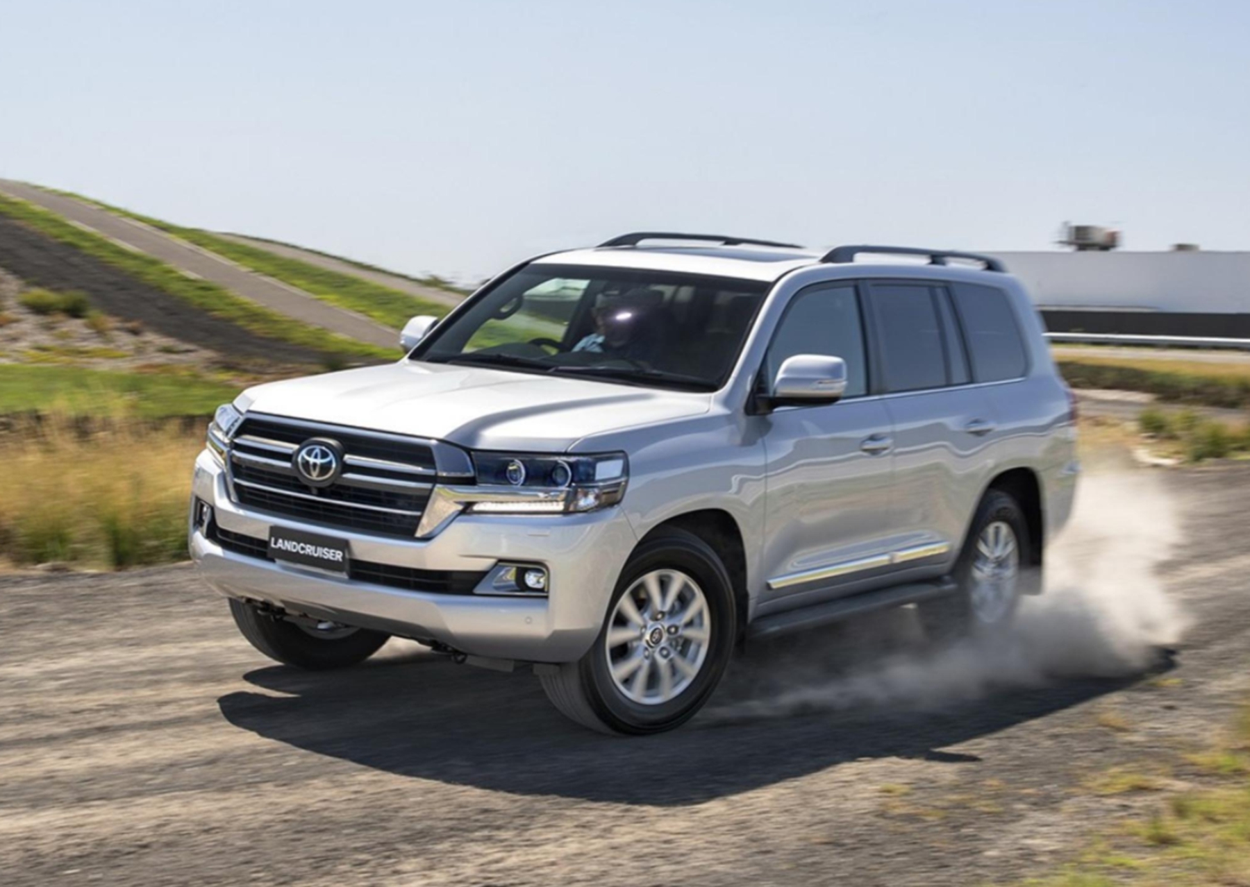 国内动辄六七十万的霸道，在俄罗斯卖多少钱？当地人：还没哈弗贵