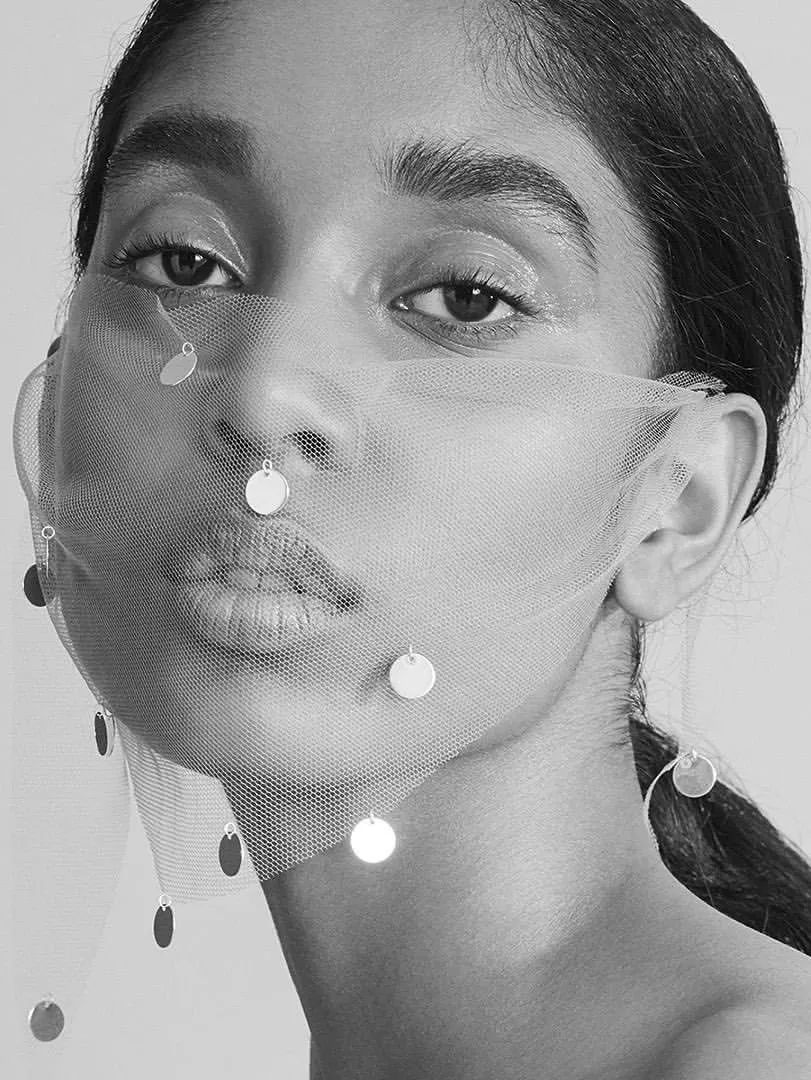 我太太太难了！项链戴在脖子上还做错了？