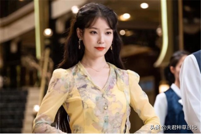 女人40少戴哪三种首饰,女人40岁了还有必要戴环吗