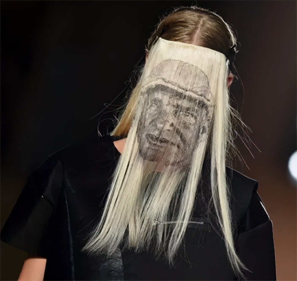 国外发型设计师剪头发,理发师给人设计发型变得好漂亮